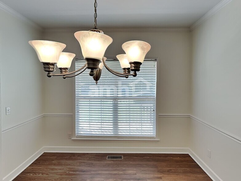 Building Photo - 3063 Romain Trail