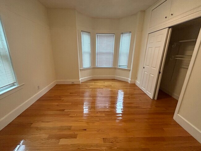 Building Photo - 125 Spring St