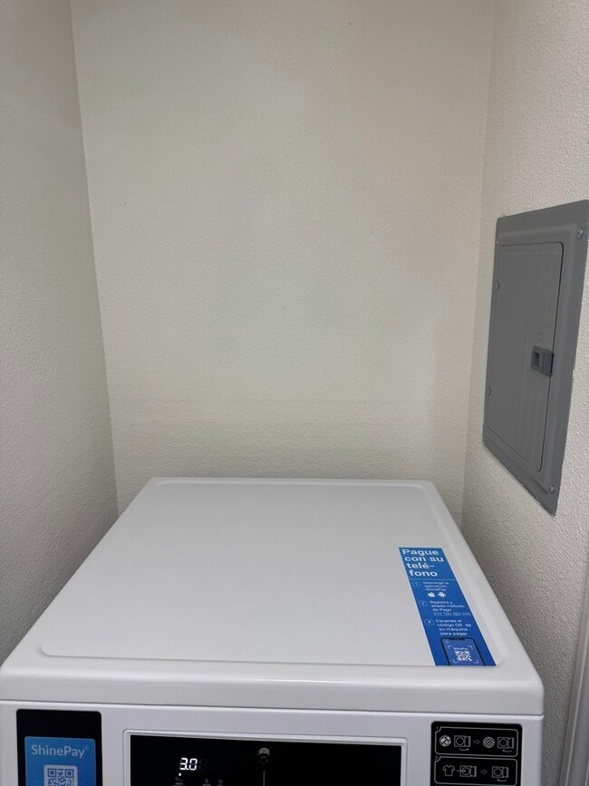 Building Photo - 2126 N Glenn Ave