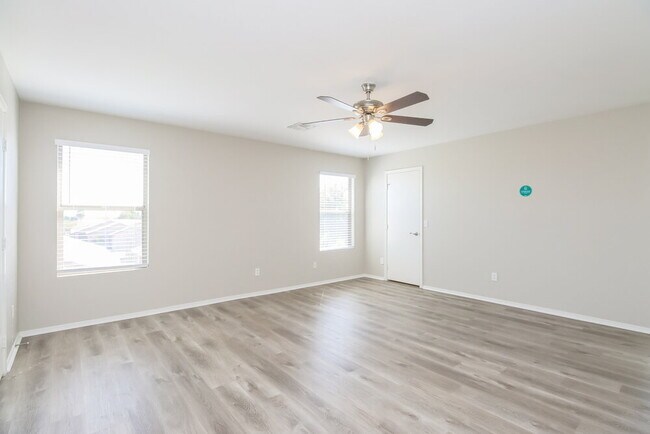 Building Photo - 2267 E 35th Ave