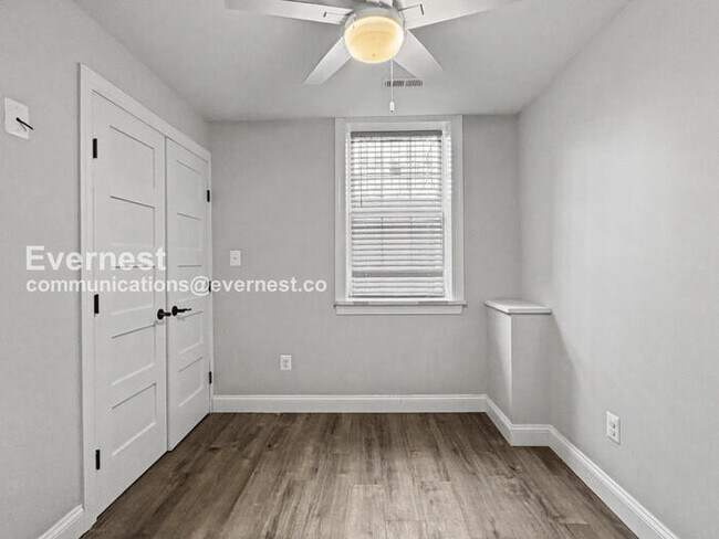 Building Photo - 2438 Callow Ave