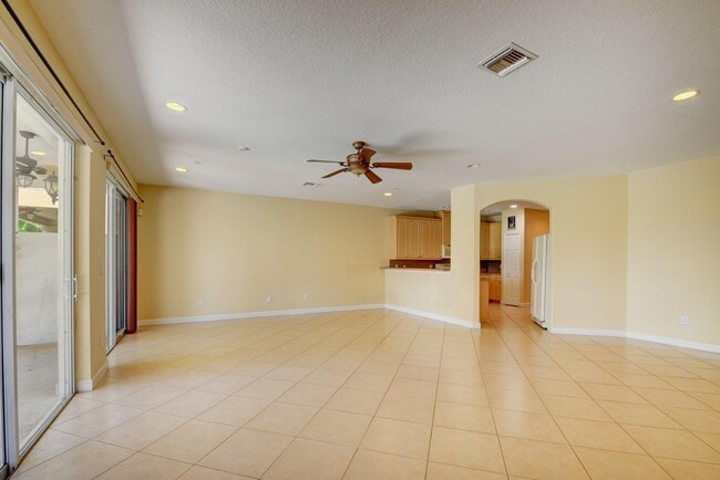 Building Photo - 10537 Galleria St