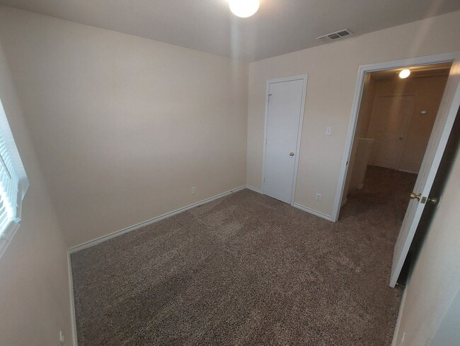 Building Photo - The Gardens at The Summit~Three Bedroom To...
