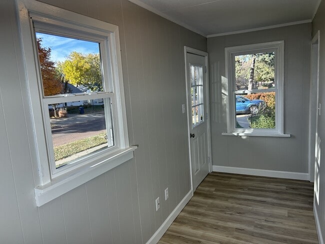 Building Photo - 2220 S 1st Ave