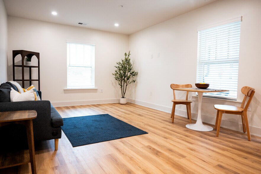 Building Photo - The Laura House