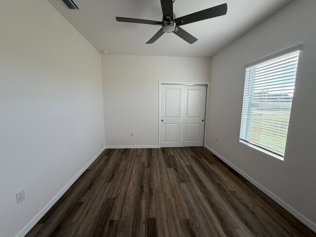 Building Photo - 16077 Badalona Dr