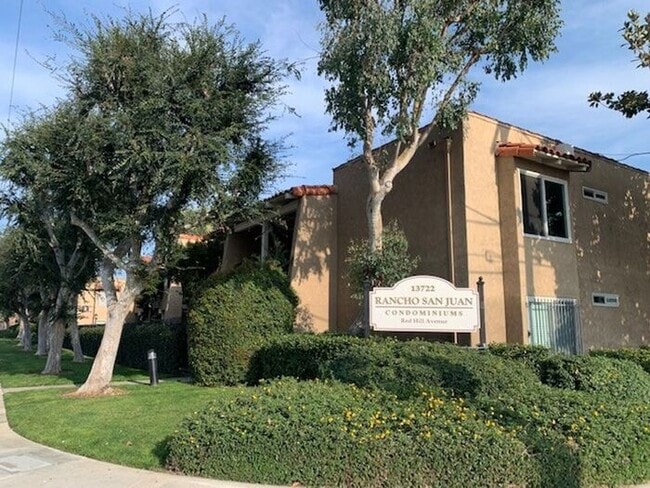 Building Photo - REALLY NICE UPSTRS 1BD 1BA CONDO FOR LEASE! MUST SEE!