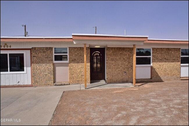 Building Photo - 9004 Acatlan Ln