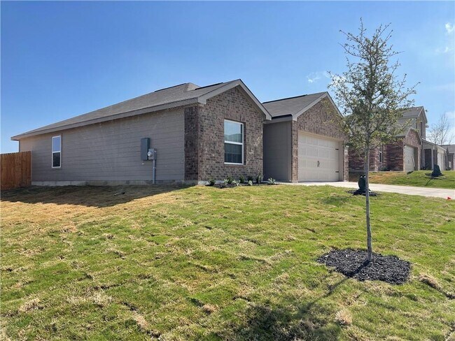 Building Photo - 120 Fairfax Ln
