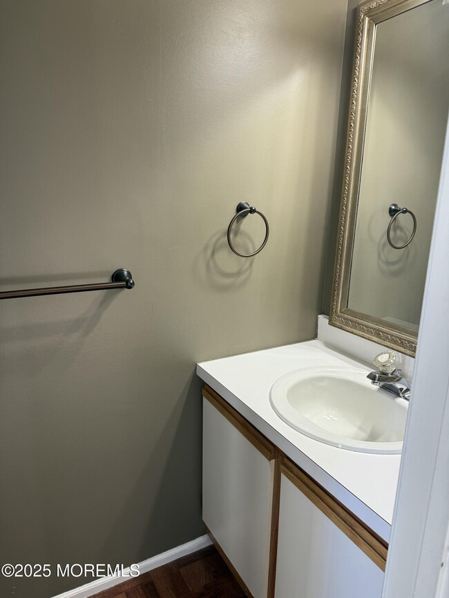 Building Photo - 52 Aberdare Ct