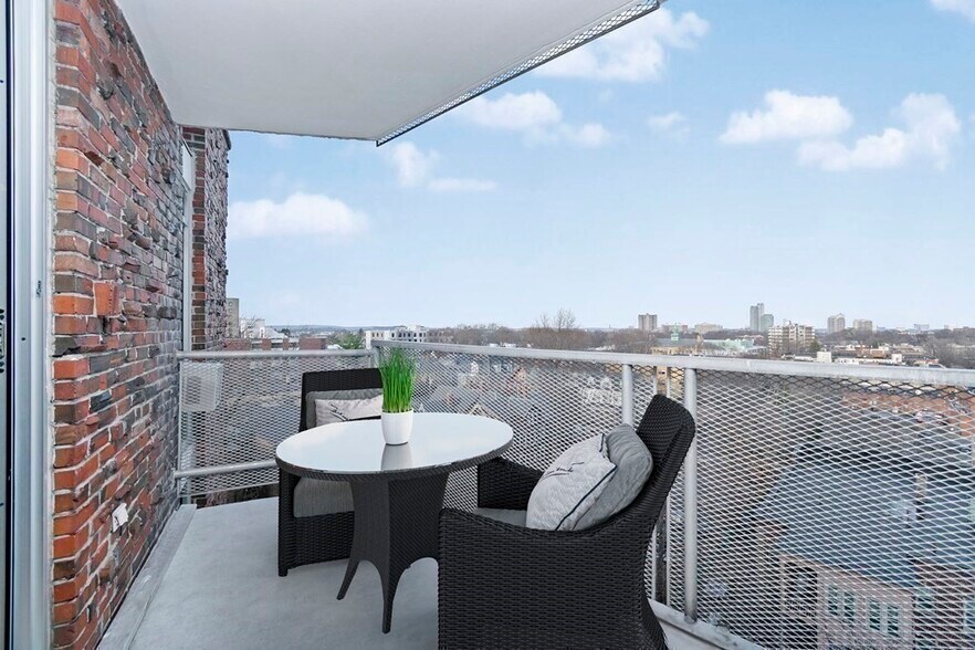 Building Photo - 19 Winchester St