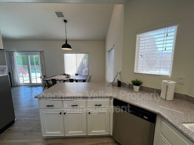 Building Photo - 79175 Latigo Cir