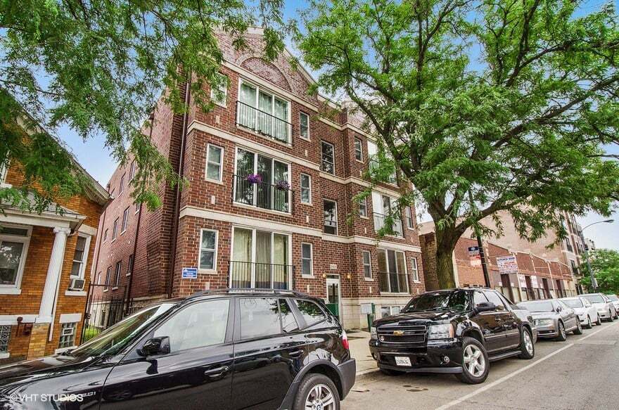 Building Photo - 3831 N Kedzie Ave