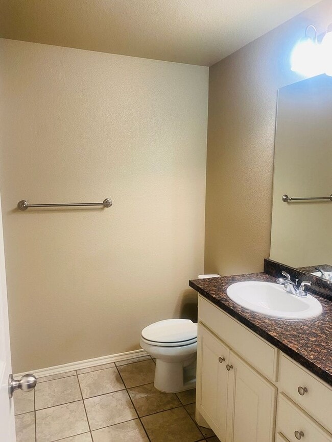 Building Photo - 4 bedroom 2 bath 2 car garage - Frenship ISD