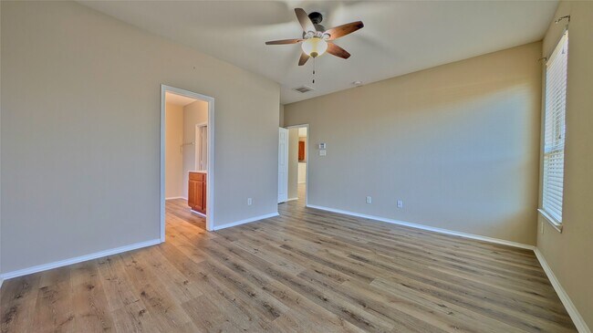 Building Photo - 16006 Arapaho Bend Ln