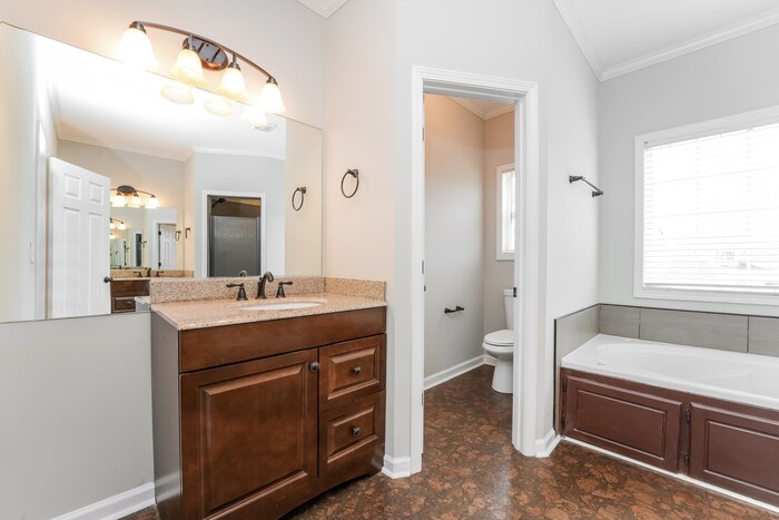 Building Photo - 2508 Oak Creek Ln