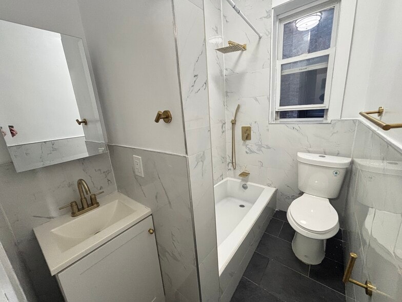 Building Photo - 6000 Monroe Pl