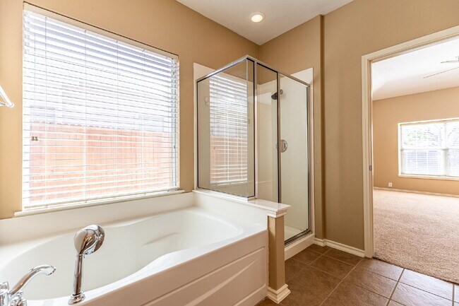 Building Photo - 648 Rooster Run