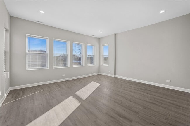 Building Photo - 8018 S Harvard Ave