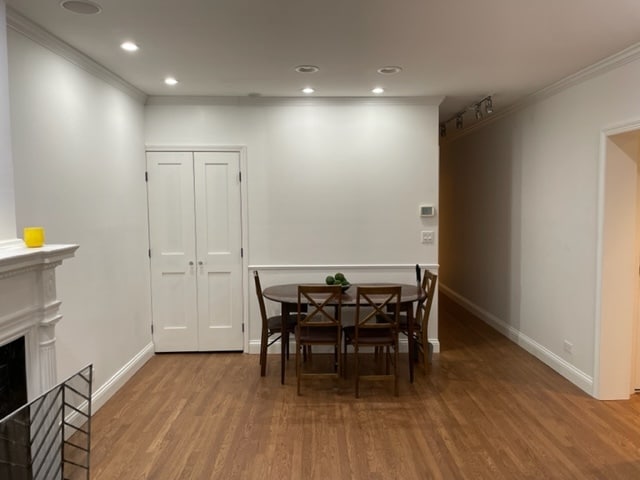 Building Photo - 1228 N Dearborn St