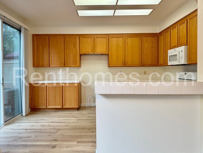 Building Photo - 12710 Via Nieve