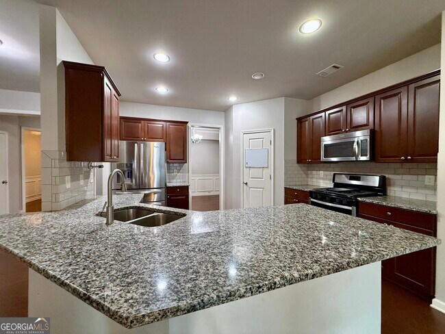 Building Photo - 5115 Breezewood Cir