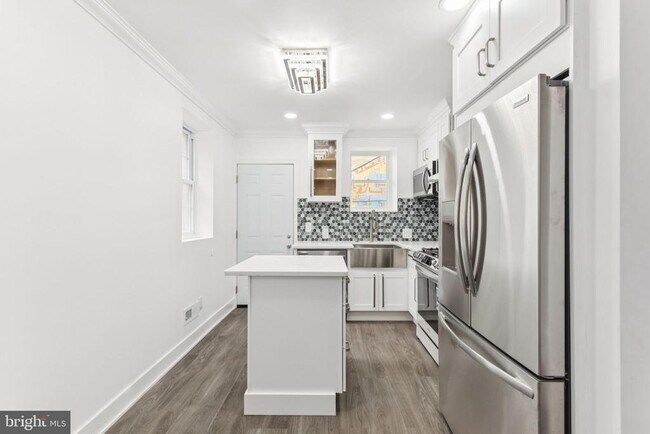 Building Photo - 807 N 42nd St