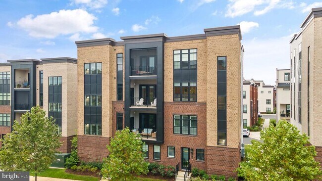 Building Photo - 43443 Croson Ln