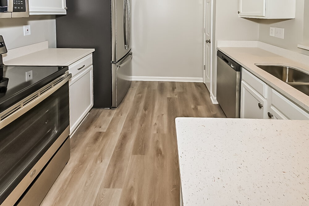 Building Photo - 7077 Queens Crown Ct