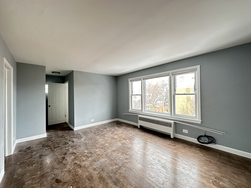 Building Photo - 6721 N California Ave