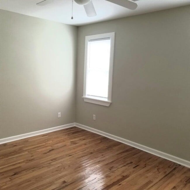 Building Photo - Available 8/1. Beautiful 3 BR/2 BA Home in the Heart of Downtown Charleston!