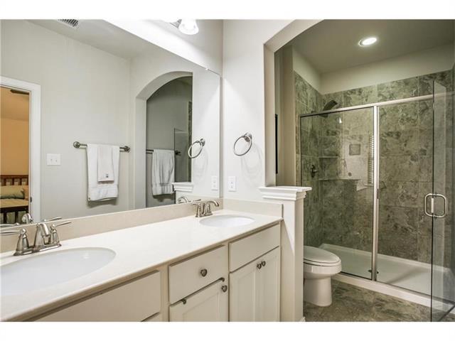 Building Photo - 929 Jamesville Ln