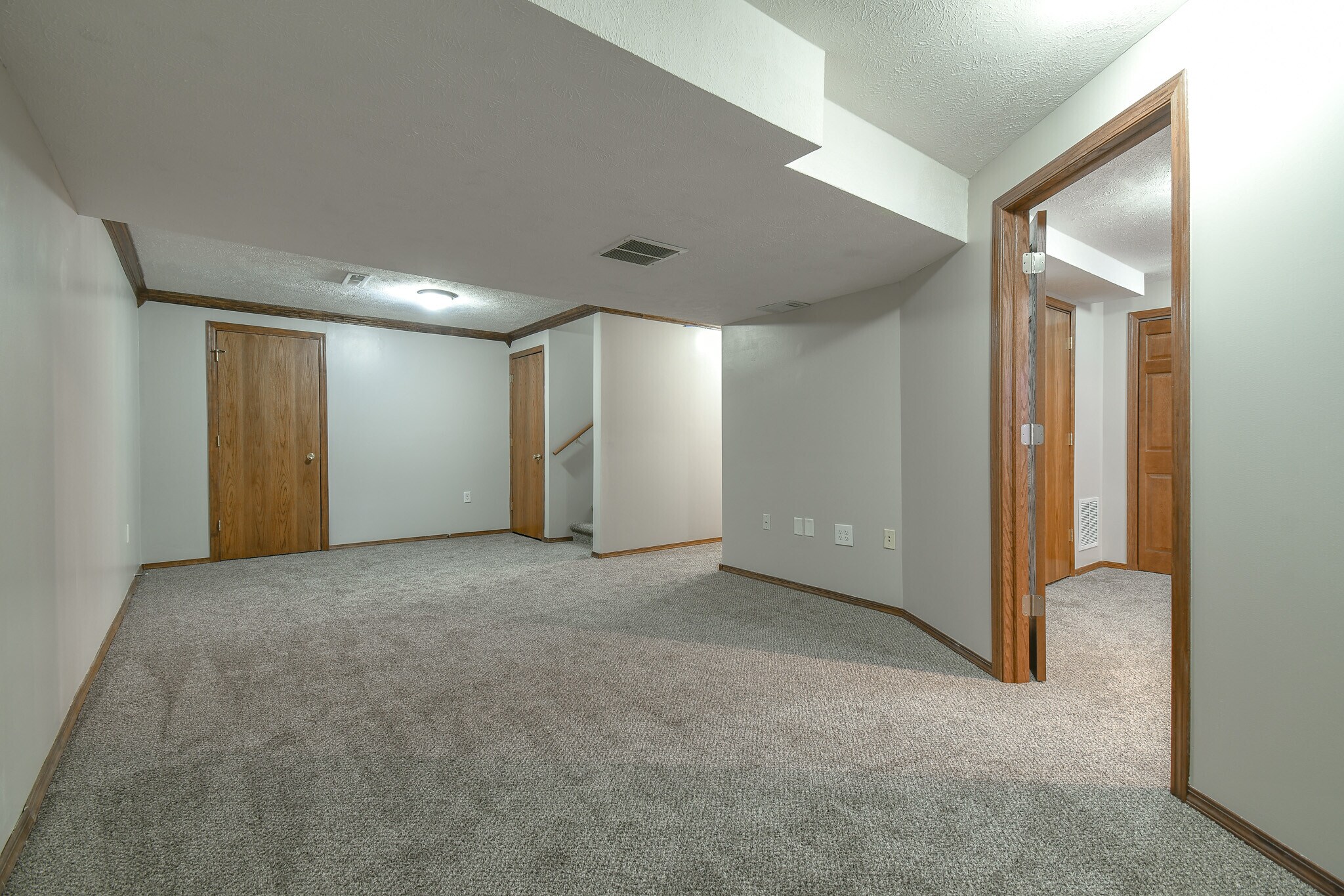 Building Photo - 9412 Forest Glen Dr