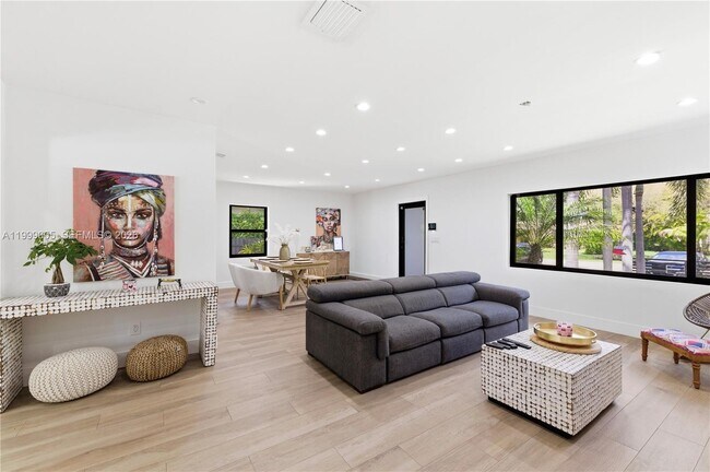 Building Photo - 86 NE 110th St