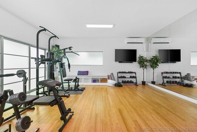 Building Photo - 11700 SW 22nd Ct