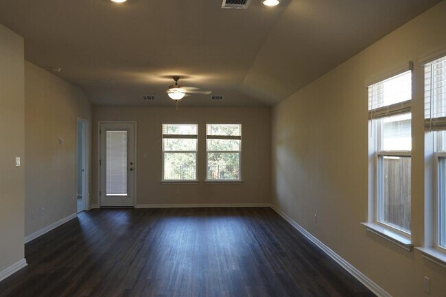 Building Photo - 412 View Dr
