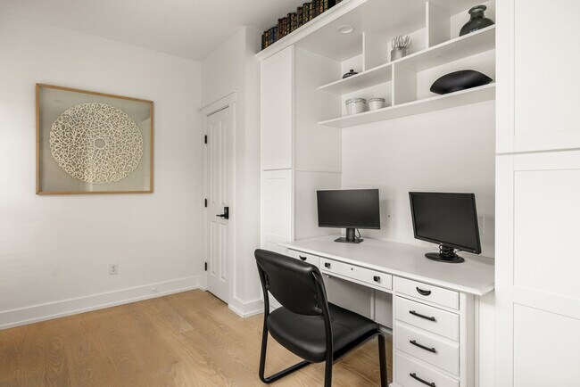 Building Photo - 1408 Pleasant St