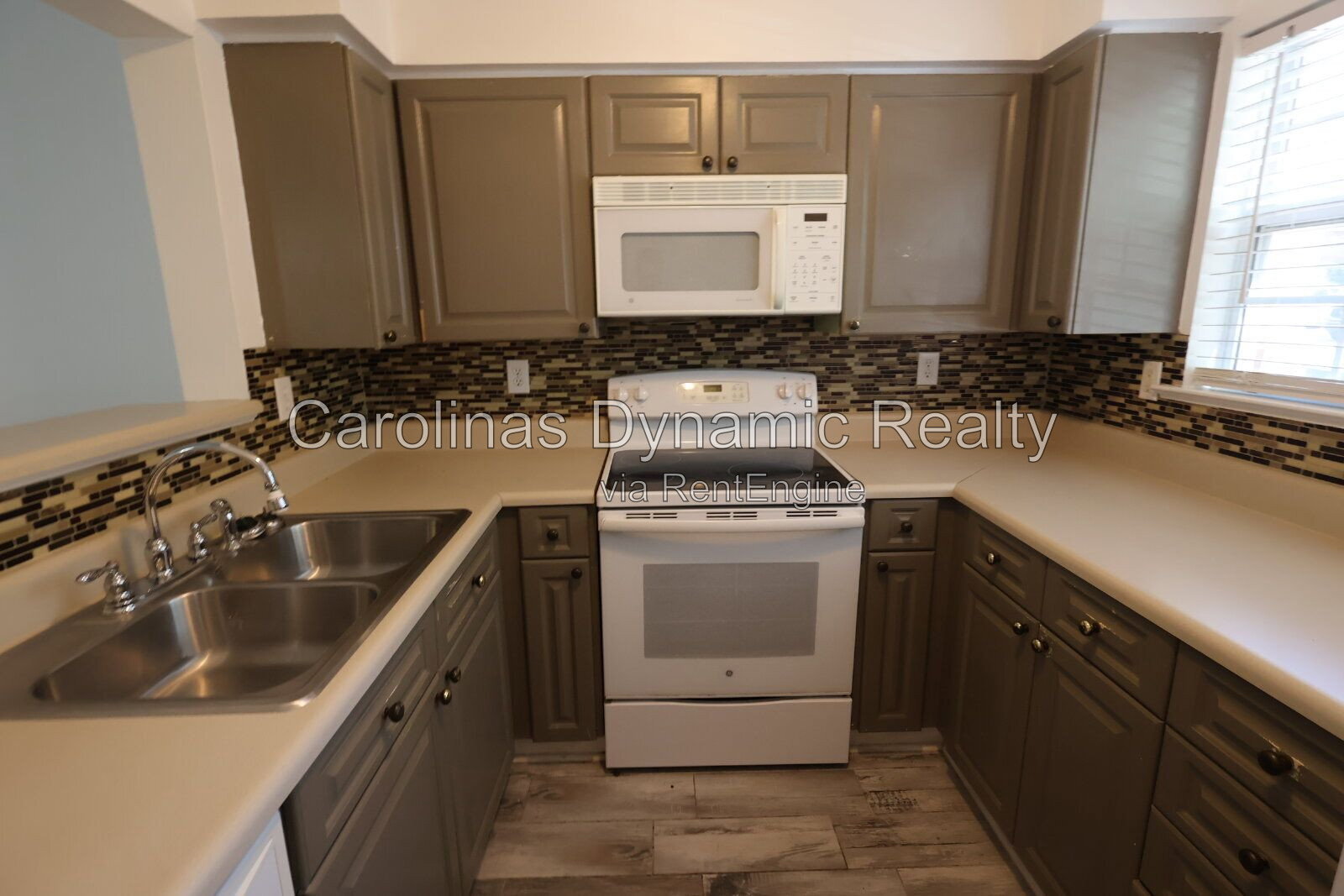 Building Photo - 3636 Melrose Cottage Dr