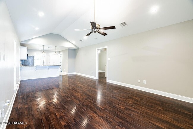 Building Photo - 319 Harvest Ln