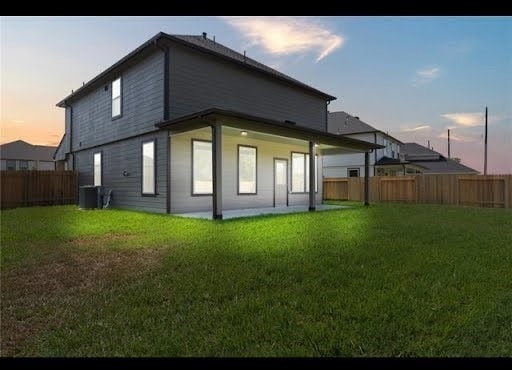 Building Photo - 2402 Village Side Trl