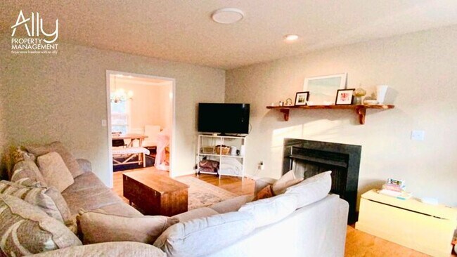 Building Photo - 1003 Wintergreen Ln