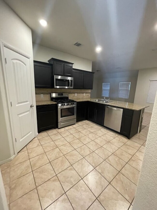 Building Photo - 4212 Tollcross Ln