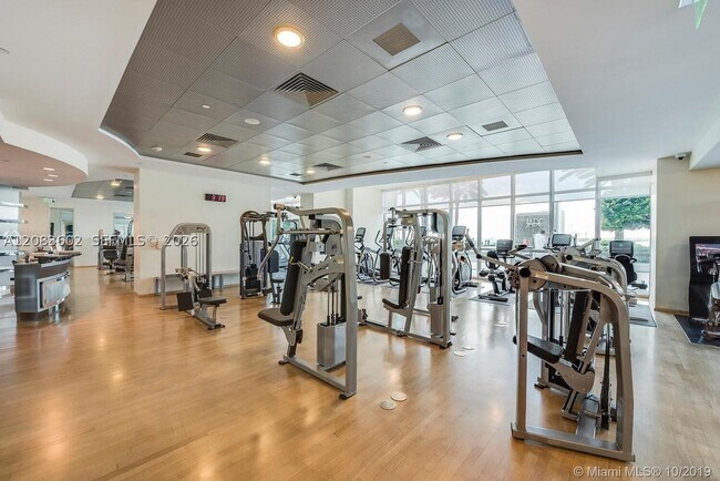 Building Photo - 1331 Brickell Bay Dr