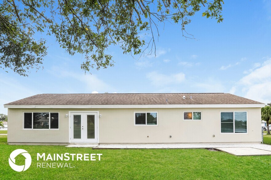 Building Photo - 5292 Trekell St