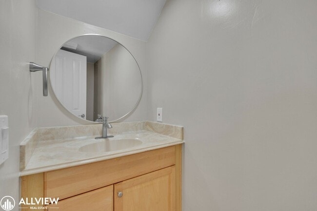 Building Photo - Beautifully Renovated 2-Bedroom Corner Tow...