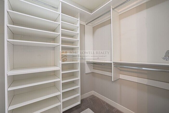 Building Photo - Amazing Rental in Lower Arcadia available ...