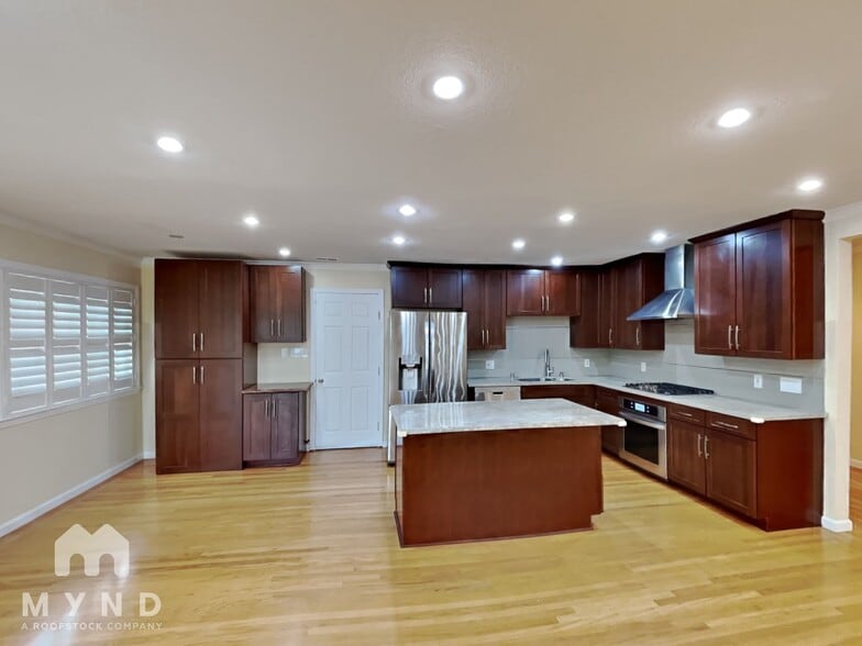 Building Photo - 4690 Cambio Ct