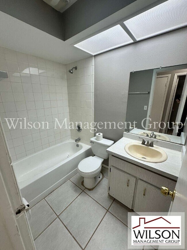 Building Photo - 1912 Wizard Ct