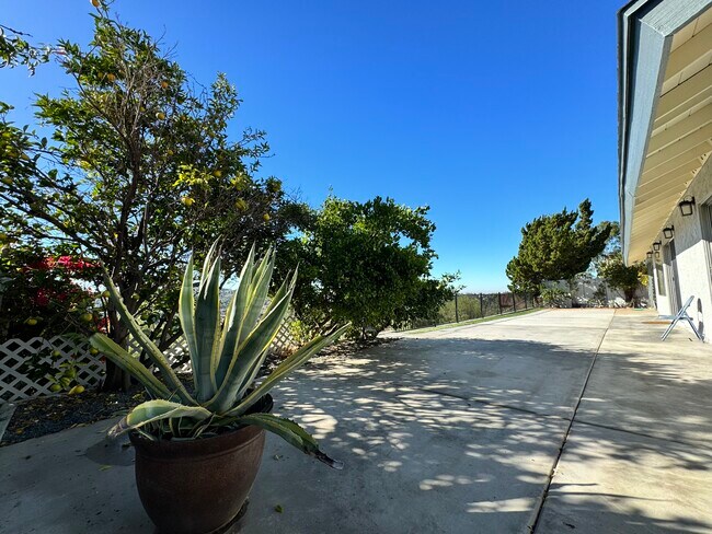 Building Photo - 9941 Mozelle Ln