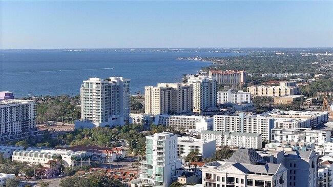 Building Photo - 750 N Tamiami Trl